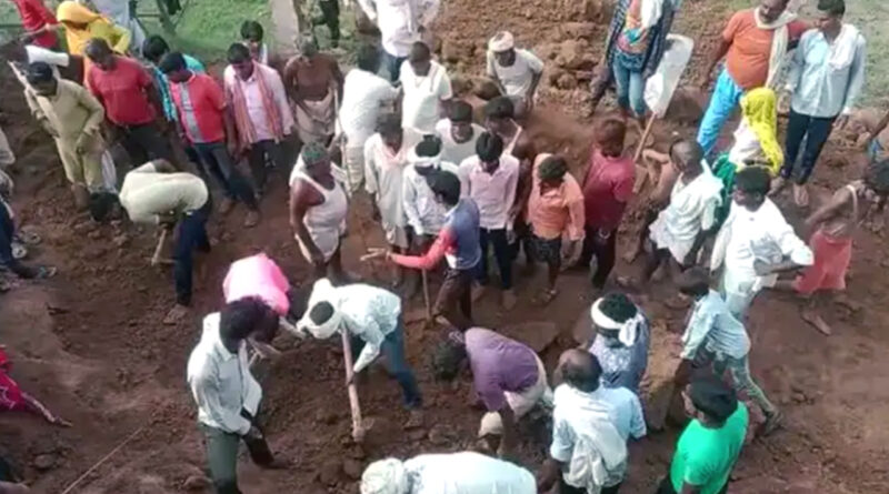 राजस्थान में मिट्टी के टीले के नीचे दब गई 10 जिंदगियां, छह लोगों की मौत! मचा कोहराम