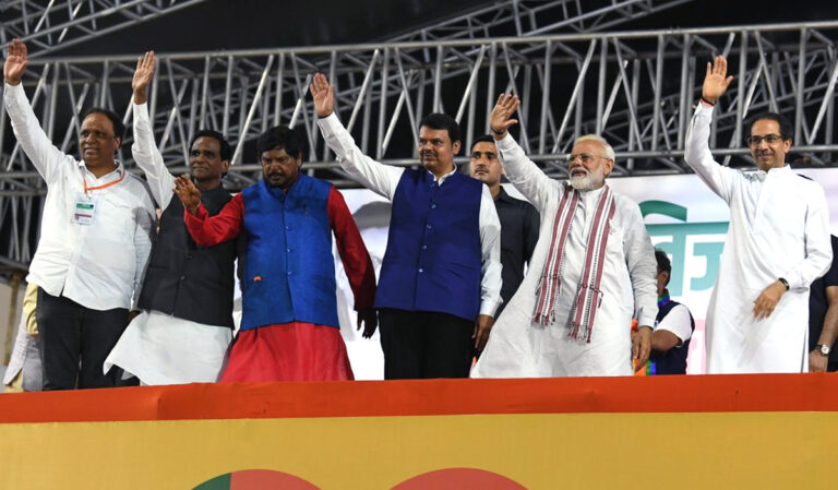 मुंबई में पीएम मोदी बोले- उद्धव ठाकरे मेरा छोटा भाई है...