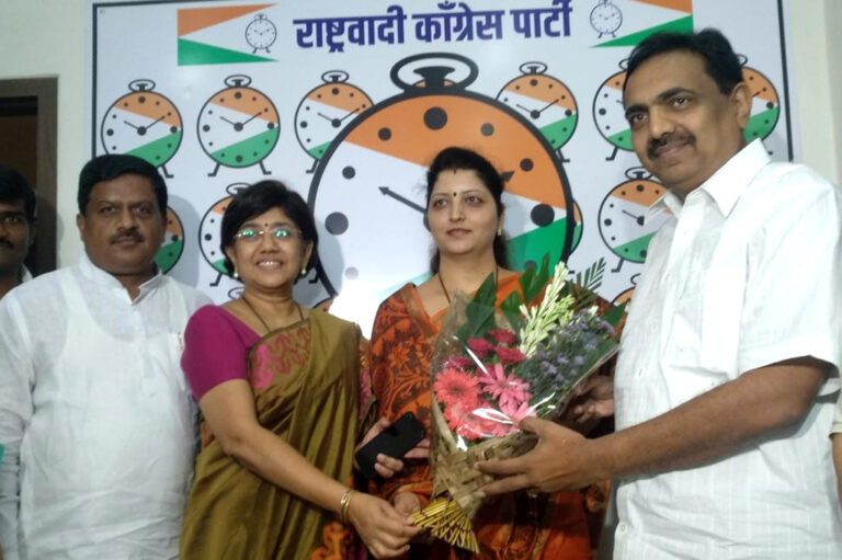 रुपाली चाकणकर बनीं राकांपा महिला मोर्चा की नई अध्यक्ष