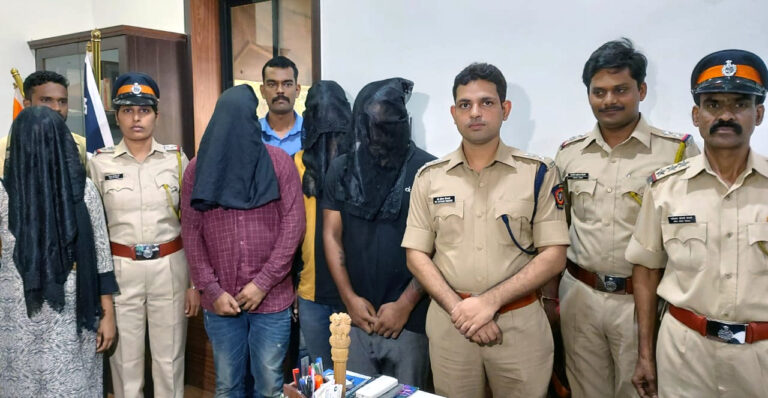 नौकरी के नाम पर फर्जीवाड़ा करने वाले दिल्ली के कॉल सेंटर पर मुंबई पुलिस का छापा...