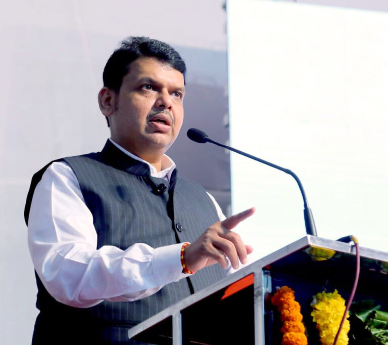 मुख्यमंत्री फडणवीस बोले- आदित्य ठाकरे को उपमुख्यमंत्री पद देने के लिए तैयार हूं...