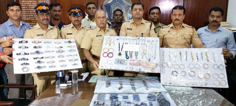 मुंबई: खार पुलिस ने दो शातिर चोरों को किया गिरफ्तार, ढाई करोड़ का  सामान बरामद...