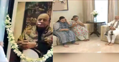 PM मोदी ने दिवंगत मित्र अरुण जेटली के घर जाकर दी श्रद्धांजलि, परिवार से मुलाकात कर हुए भावुक