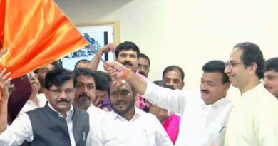 NCP छोड़ शिवसेना में शामिल हुए पूर्व मंत्री भास्कर जाधव