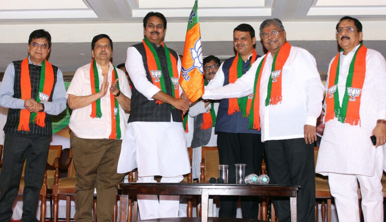 पूर्व मंत्री हर्षवर्धन पाटिल BJP में शामिल, पार्टी ने इंदापुर से घोषित किया पहला प्रत्याशी