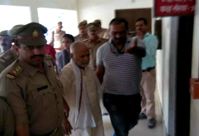 स्वामी चिन्मयानंद को १४ दिन की न्यायिक हिरासत, यौन शोषण का आरोप