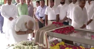 राम जेठमलानी के अंतिम संस्कार में शामिल हुए कई दिग्गज नेता