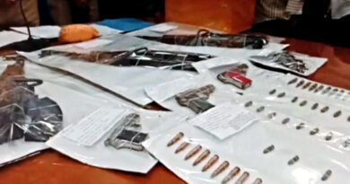 पालघर: पुलिस ने तीन AK-47, 4 रिवाल्वर सहित 63 जिन्दा कारतूस व बड़े पैमाने पर ड्रग्स पकड़ा