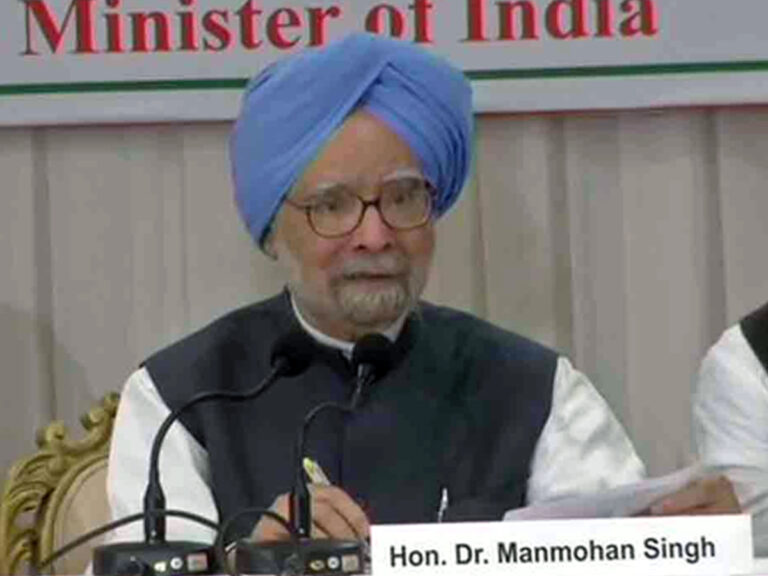 मनमोहन स‍िंह की अपील- महाराष्‍ट्र के CM, PM और वित्‍तमंत्री PMC बैंक मामले को देखें और 16 लाख जमाकर्ताओं को न्‍याय दिलाएं