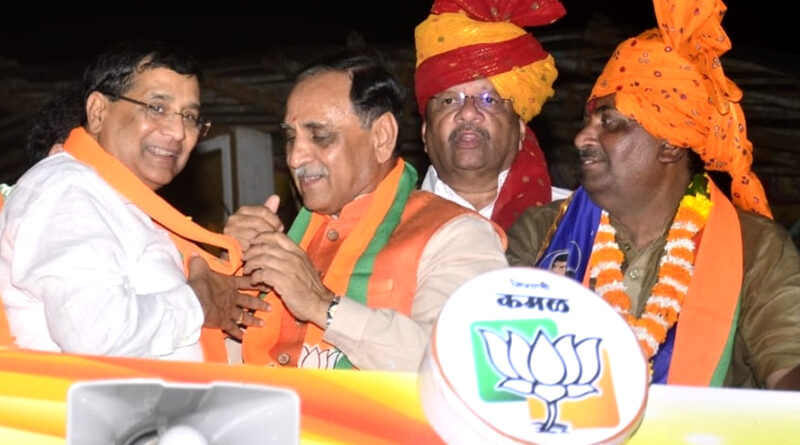 मुंबई कांग्रेस के उपाध्यक्ष चित्रसेन सिंह भाजपा में शामिल...