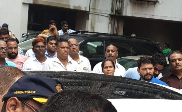 महाराष्ट्र विधानसभा चुनाव: भाजपा प्रत्याशी पराग शाह की गाड़ी से तोड़-फोड़