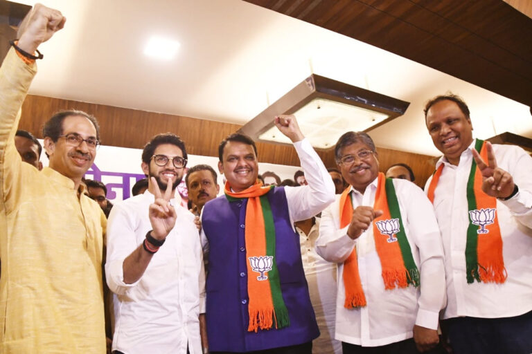 महाराष्ट्र विधानसभा चुनाव: बागियों को संदेश दे बीजेपी-शिवसेना ने किया गठबंधन का औपचारिक ऐलान
