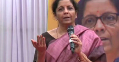 पुणे: वित्त मंत्री बोलीं- मुझे खेद है कि जीएसटी आपकी संतुष्टि को पूरा नहीं कर पाई, लेकिन अब यह देश का 'कानून' है…