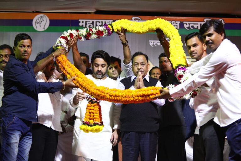 मुंबई: नारायण राणे BJP में हुए शामिल, उनकी पार्टी का भी विलय