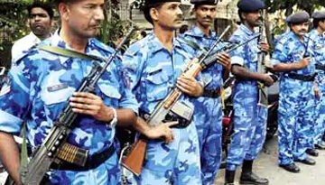 अयोध्या फैसले के बाद मुंबई में धारा 144 लागू, चप्पे-चप्पे पर पुलिस की पैनी नज़र
