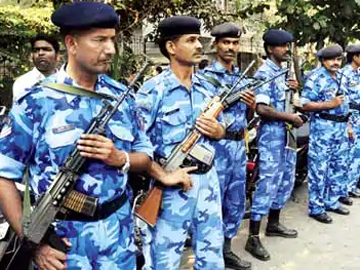 अयोध्या फैसले के बाद मुंबई में धारा 144 लागू, चप्पे-चप्पे पर पुलिस की पैनी नज़र