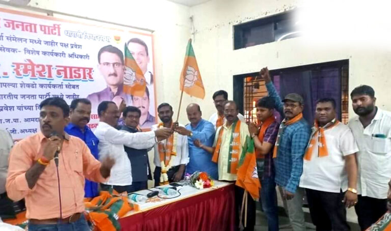 मुंबई: २०० से अधिक शिवसेना कार्यकर्ता बीजेपी में हुए शामिल