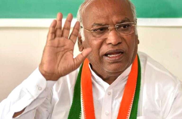 महाराष्ट्र कांग्रेस की विधायकों को नसीहत, सरकार के खिलाफ फालतू बयानबाजी से बचें