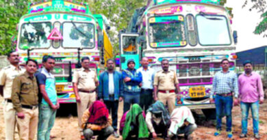नागपुर: ट्रक पर लादकर ले जा रहे 20 मवेशियों को पुलिस ने कराया मुक्त