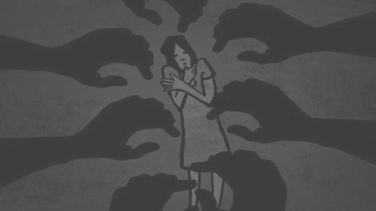 भोपाल: दोस्त का बर्थडे मनाने मुंबई से भोपाल आई ऐक्ट्रेस और उसकी दोस्त पर टूट पड़ी भीड़, बस के पीछे खींचकर किया यौन उत्पीड़न