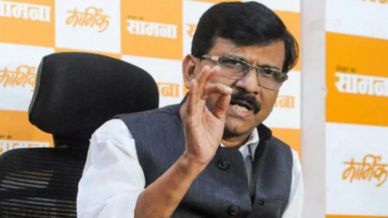 तूफान में कश्तियां और घमंड में हस्तियां अक्सर डूब जाती हैं: राउत