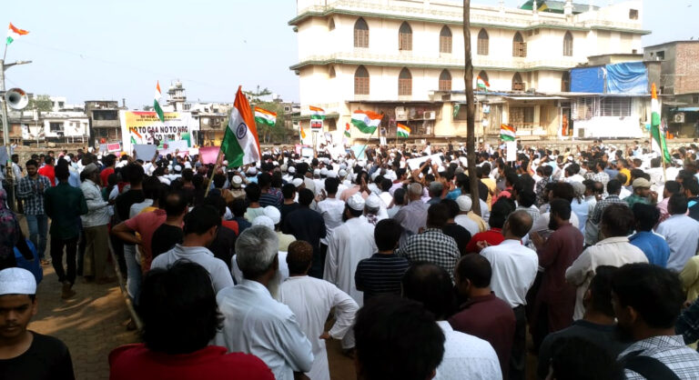 मुंबई: इस देश को एनआरसी, एनपीआर नहीं, रोज़गार चाहिए...इस देश को अमन और शांति चाहिए