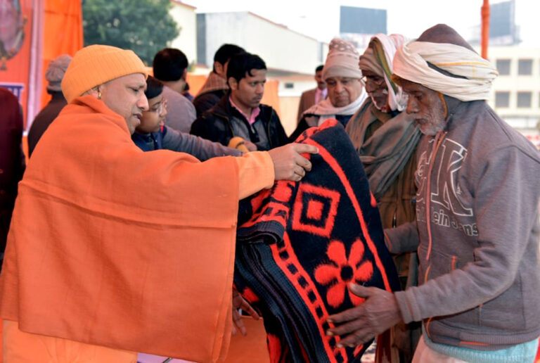 यूपी में ठंड के प्रकोप से निपटने में योगी सरकार फेल, 4 दिन में हुई 228 मौतें...!