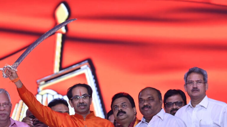 उद्धव ठाकरे बोले- भगवा कायम रहेगा, बदलेगा नहीं...