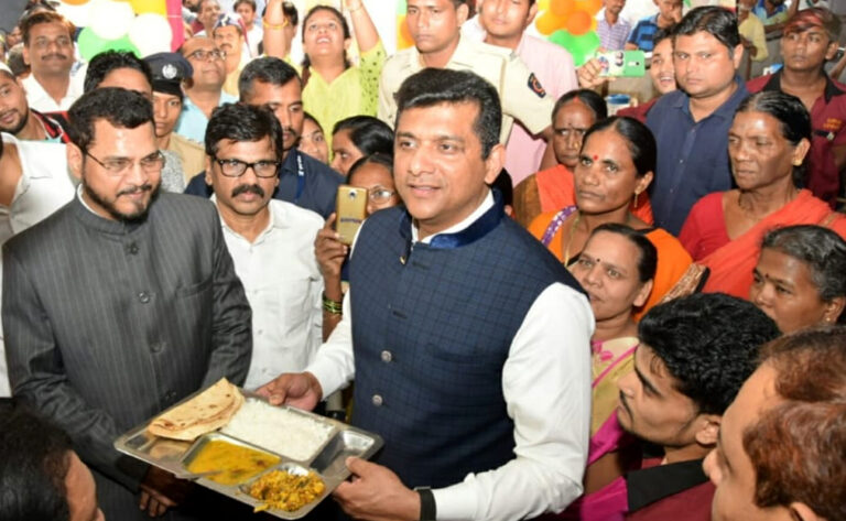 महाराष्ट्र में प्रयोग के तौर पर ‘शिवभोजन’ योजना प्रांरभ, दस रुपये में भोजन थाली