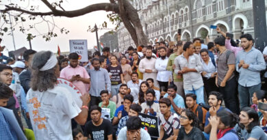 मुंबई में जेएनयू हिंसा के खिलाफ विरोध-प्रदर्शन...