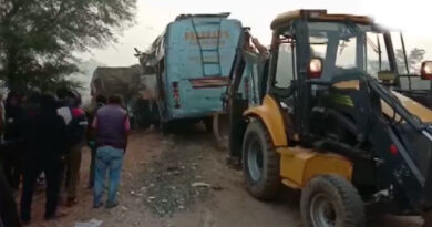 रीवा में खड़े ट्रक से टकराई बस, हादसे में 15 लोगों की मौत!