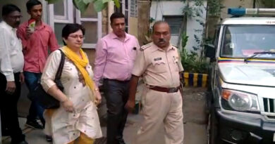 मुंबई: देश विरोधी नारेबाजी कर उर्वशी फरार, पुलिस ने की मां से पूछताछ