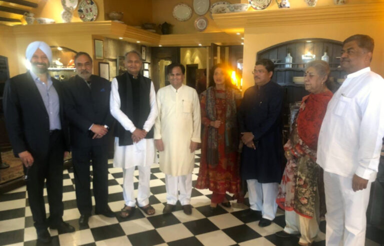 कांग्रेस महासचिव मुकुल वासनिक की शादी, CM अशोक गहलोत ने दी बधाई