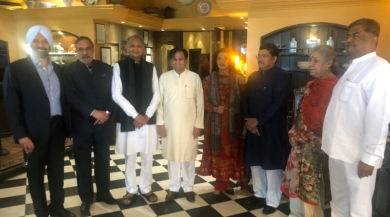 कांग्रेस महासचिव मुकुल वासनिक की शादी, CM अशोक गहलोत ने दी बधाई