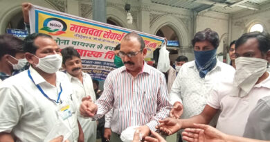 मुंबई: कोरोनावायरस से बचाव के लिए मुफ्त मास्क वितरण