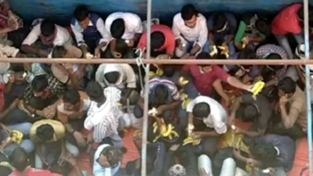 मुंबई: ट्रक में 61 मजदूरों को छिपाकर ले जा रहा था यूपी, पुलिस ने धरदबोचा