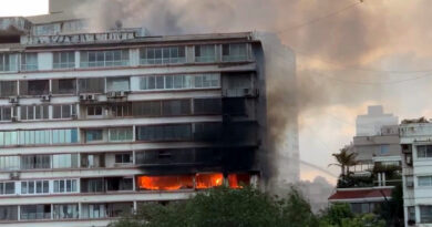 मुंबई: रिहायशी इमारत की छठवीं मंजिल पर आग, दो महिलाओं को सुरक्षित निकाला गया