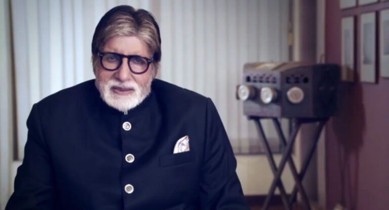 माँ की इस हरकत पर जोर-जोर से हंस रहा बच्चा, बिग-बी ने लॉकडाउन में हंसाने के लिए किया शेयर