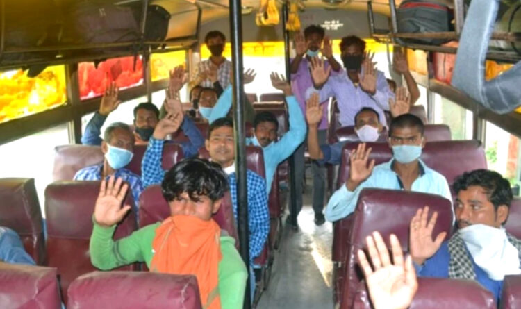 वाराणसी में फंसे बिहार के 1900 लोगों की घर वापसी, 60 बसों से भेजे गए 22 जिले के लोग