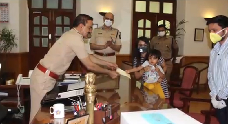 मुंबई: 3 साल के बच्चे ने खुद कमाकर पुलिस को दान किए 50 हजार रुपये!