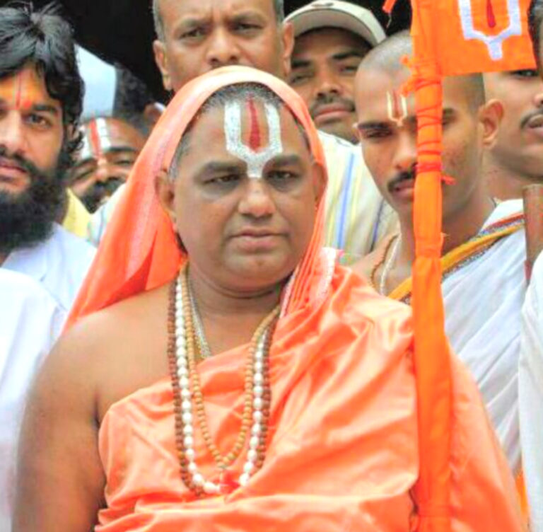 कोविड-१९ महामारी से जंग हेतु 'जगद्गुरु नरेंद्राचार्य महाराज संस्थान', नानीजधाम ने दिया १ करोड़ २ लाख रुपए का अनुदान