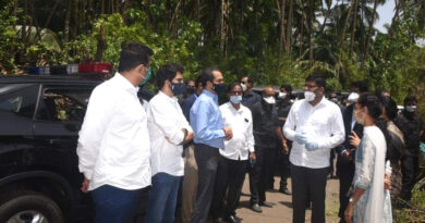 महाराष्ट्र: CM ठाकरे ने चक्रवात प्रभावित रायगढ़ का दौरा किया, 100 करोड़ रुपये की वित्तीय सहायता की घोषणा