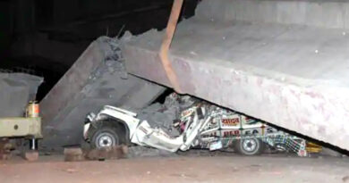 UP: एटा में GT रोड पर निर्माणाधीन पुल के गार्डर गिरे, दो की मौत!