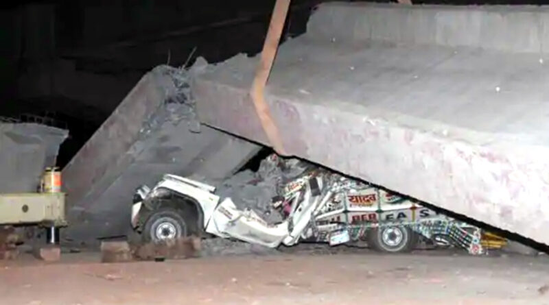 UP: एटा में GT रोड पर निर्माणाधीन पुल के गार्डर गिरे, दो की मौत!