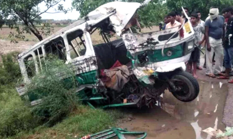 UP: कानपुर में भीषण सड़क हादसा, तेज रफ्तार ट्रक की टक्कर से टेंपो सवार दो बच्चों सहित छह की मौत!