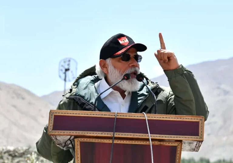चीन से तनाव के बीच लेह में गरजे पीएम मोदी, कहा, 'विस्तारवाद' का युग समाप्त, यह युग विकासवाद का है...