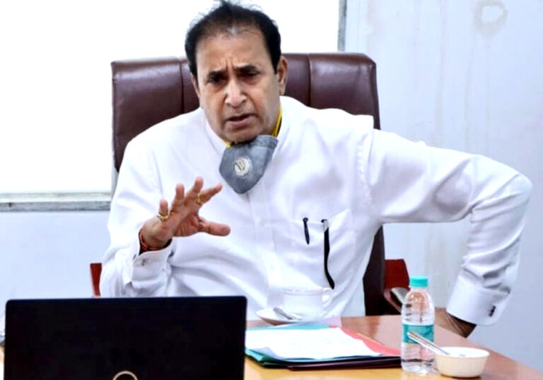 महाराष्ट्र: बॉलीवुड के पाकिस्तान और ISI लिंक मामले पर गृहमंत्री ने दिया जांच का आश्वासन