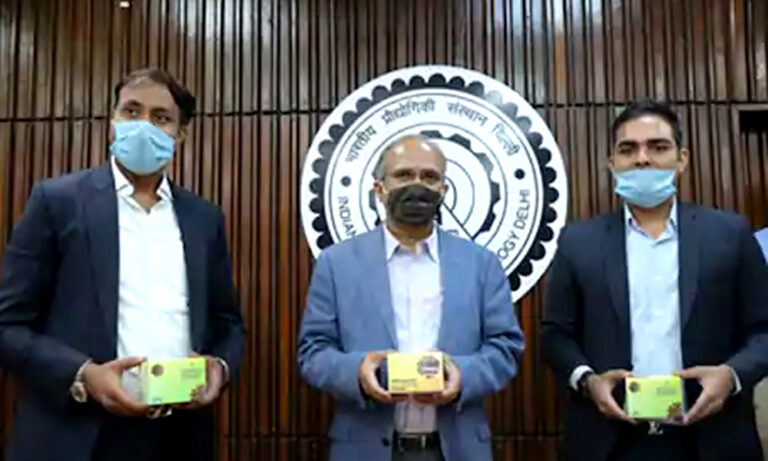 आईआईटी दिल्ली ने बनाई दुनिया की सबसे सस्ती कोरोना टेस्टिंग किट 'कोरोश्योर' लॉन्च