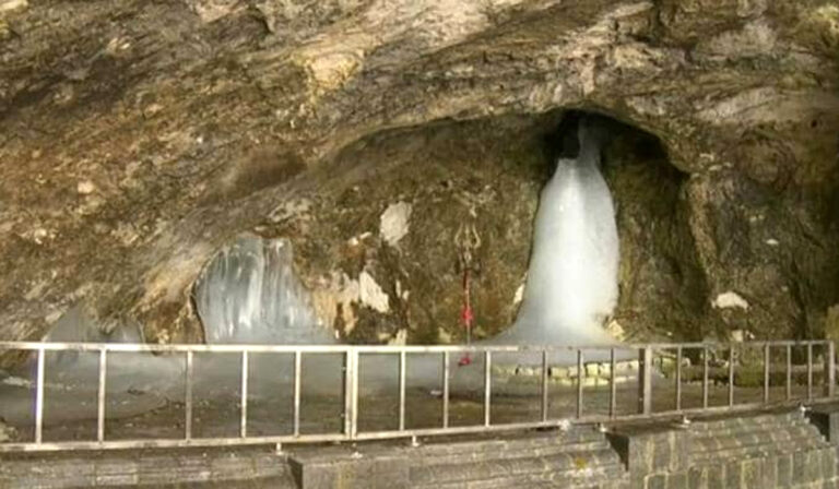 अमरनाथ यात्रा: इतिहास में पहली बार हुआ आरती का LIVE प्रसारण, श्रद्धालुओं ने घर बैठे किए दर्शन