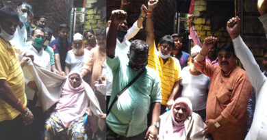 मुंबई: वडाला में जरूरतमंदों को व्हीलचेयर वितरण कर मनाया गया पूर्व प्रधानमंत्री राजीव गांधी का जन्मदिन!